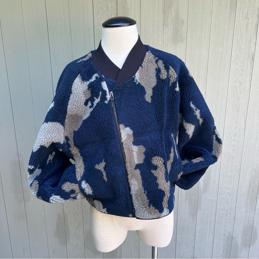 Lululemon LAB Textured Fleece‎ Bomber Sz Lrg Navy/Olive Green Jacket- $298 - Picture 5 of 16